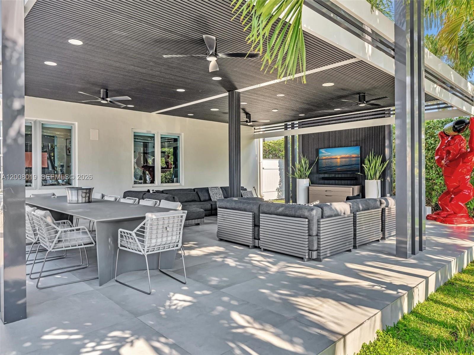 307 Holiday Dr, Hallandale Beach FL 33009
