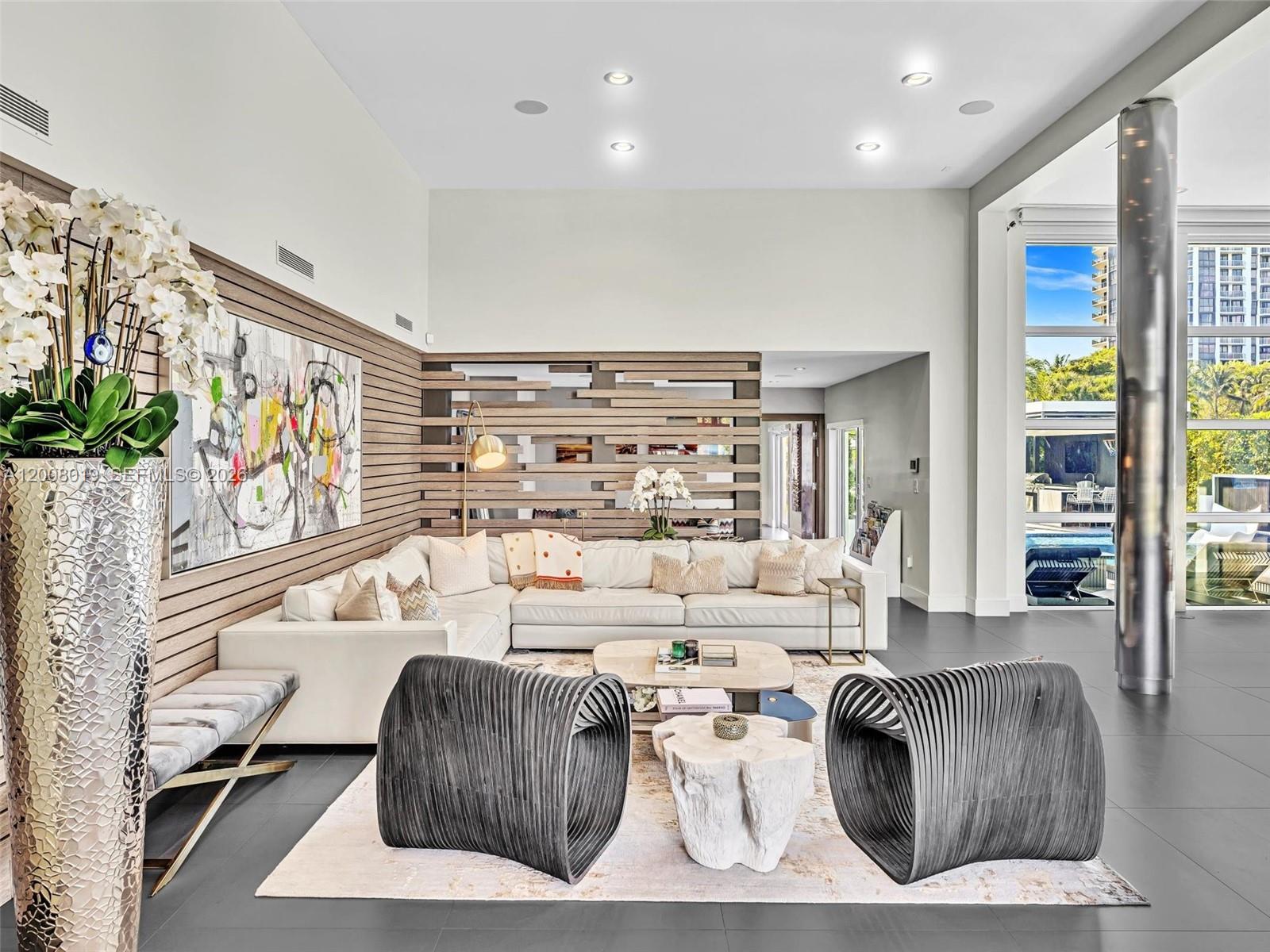 307 Holiday Dr, Hallandale Beach FL 33009