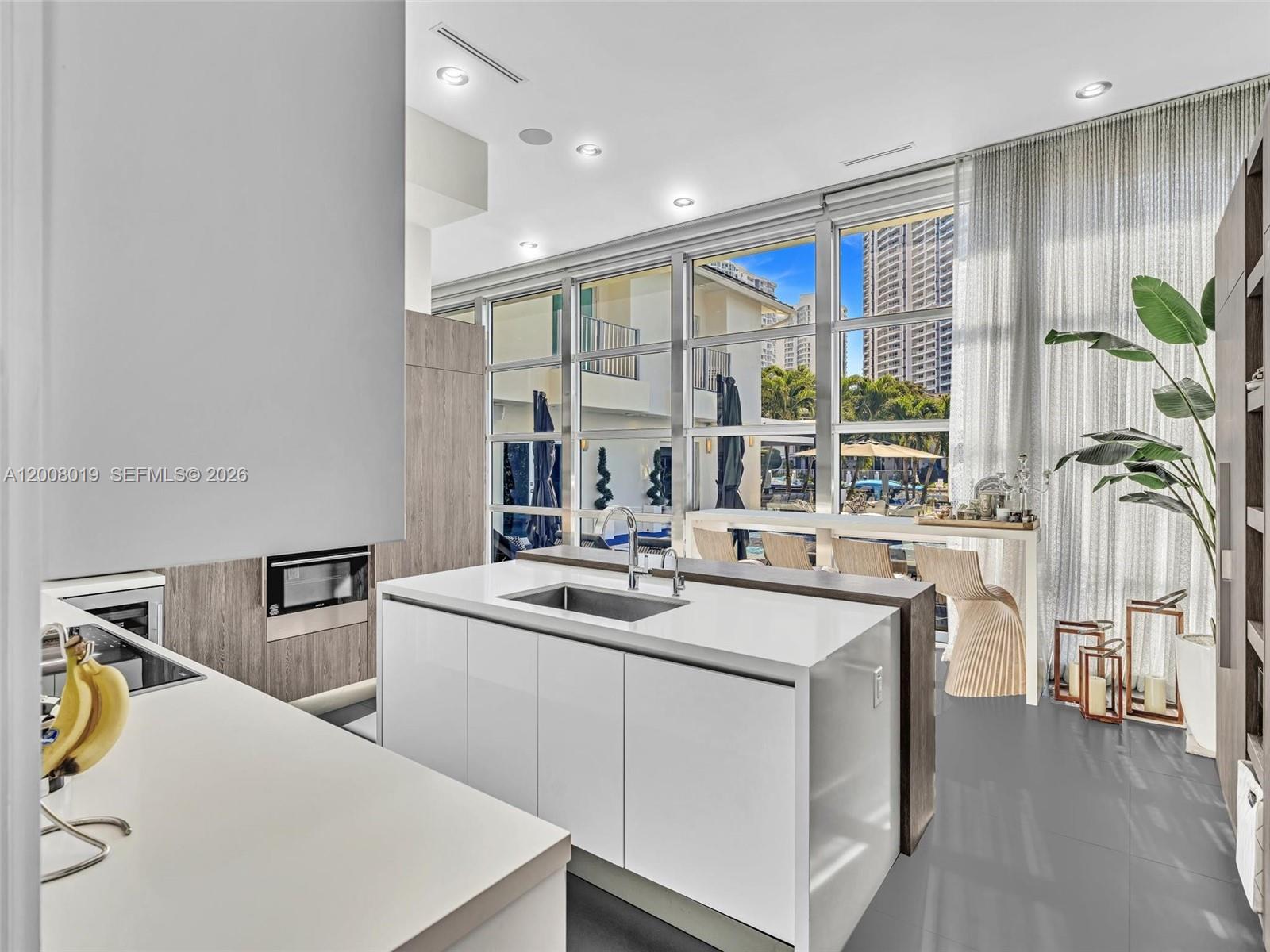 307 Holiday Dr, Hallandale Beach FL 33009