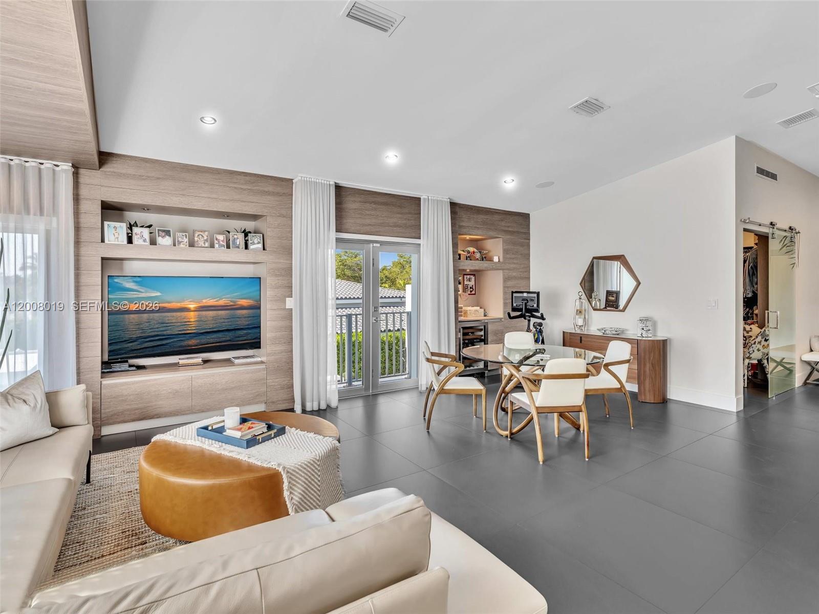 307 Holiday Dr, Hallandale Beach FL 33009