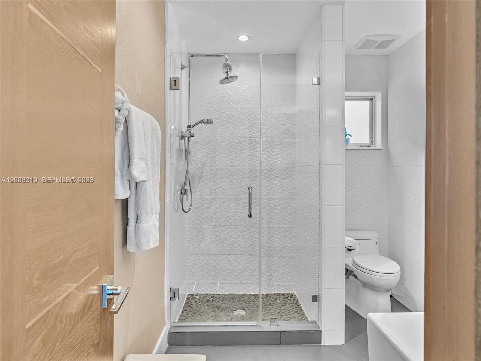 307 Holiday Dr, Hallandale Beach FL 33009
