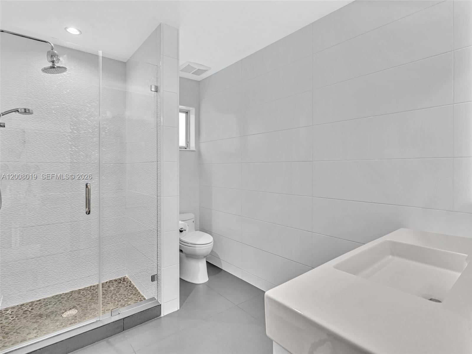 307 Holiday Dr, Hallandale Beach FL 33009
