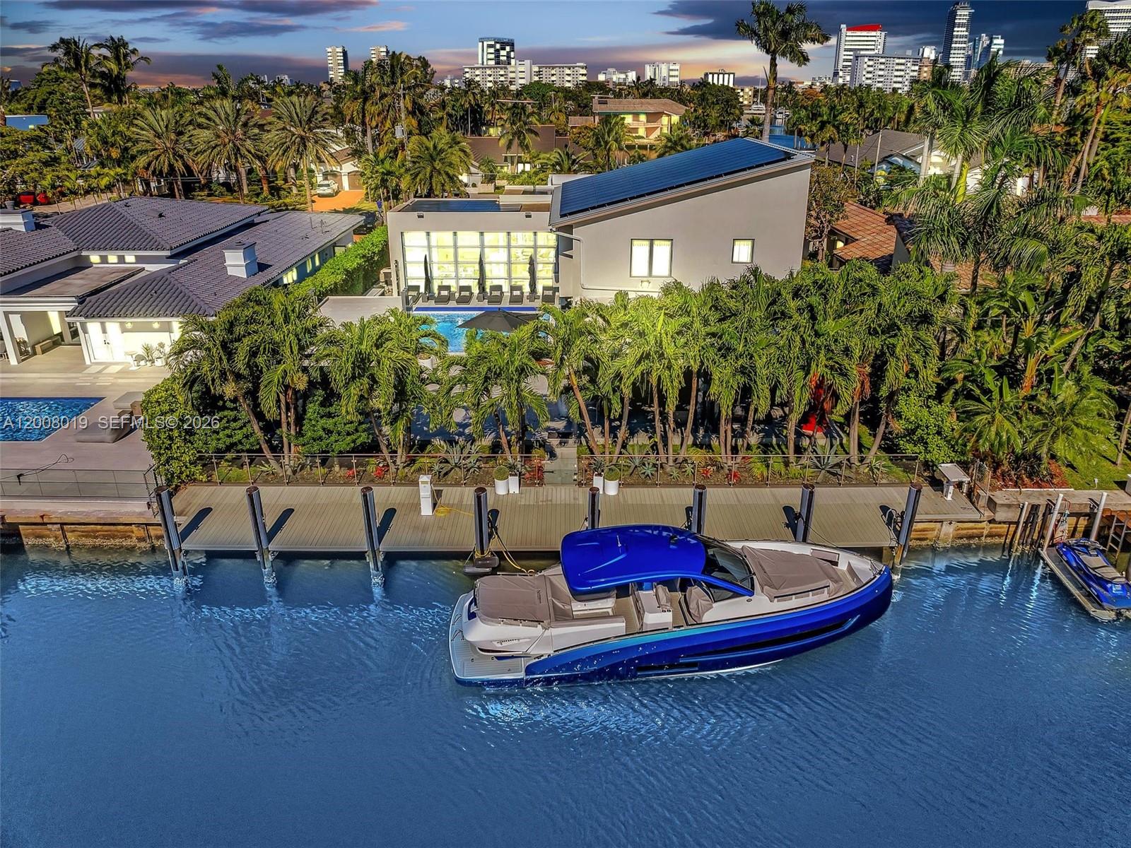 307 Holiday Dr, Hallandale Beach FL 33009