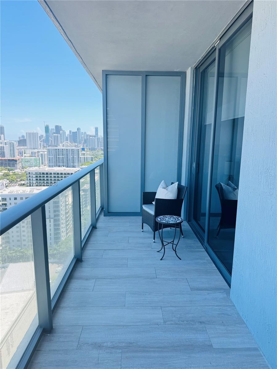 121 NE 34th St #2705, Miami FL 33137