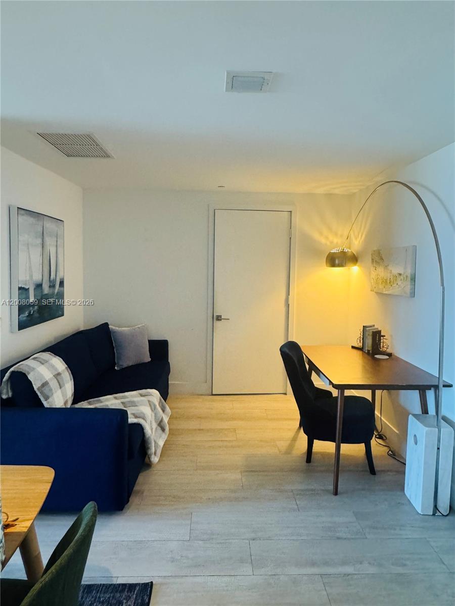 121 NE 34th St #2705, Miami FL 33137