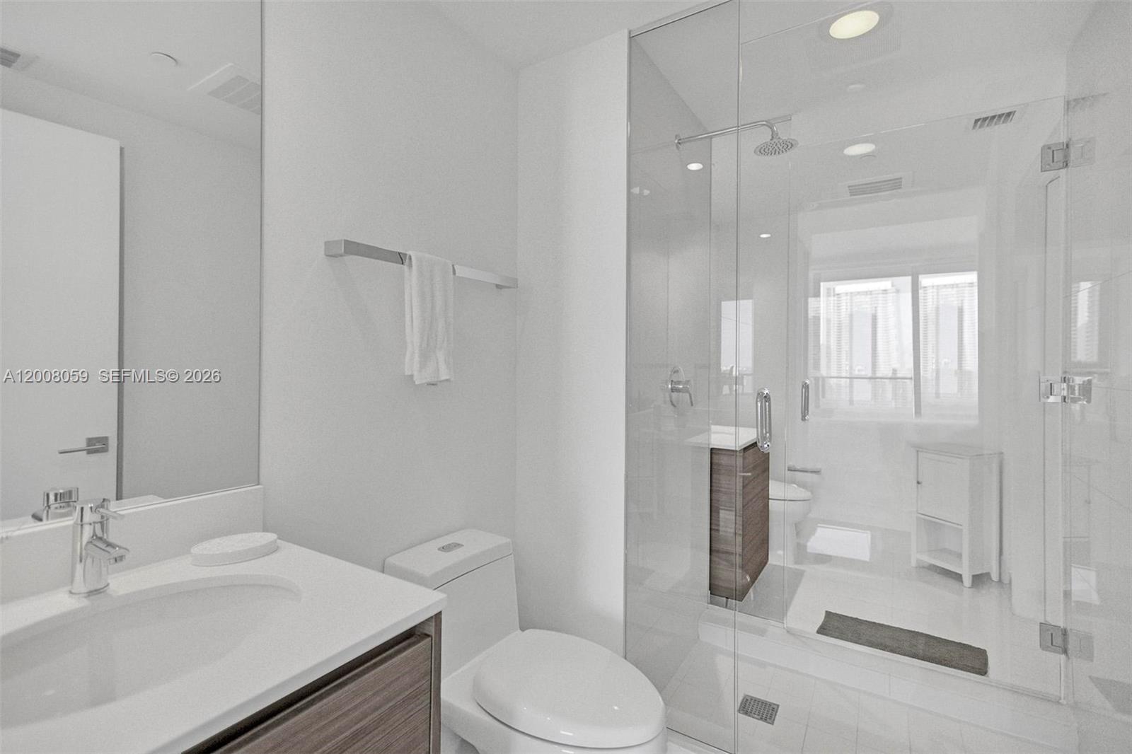 121 NE 34th St #2705, Miami FL 33137