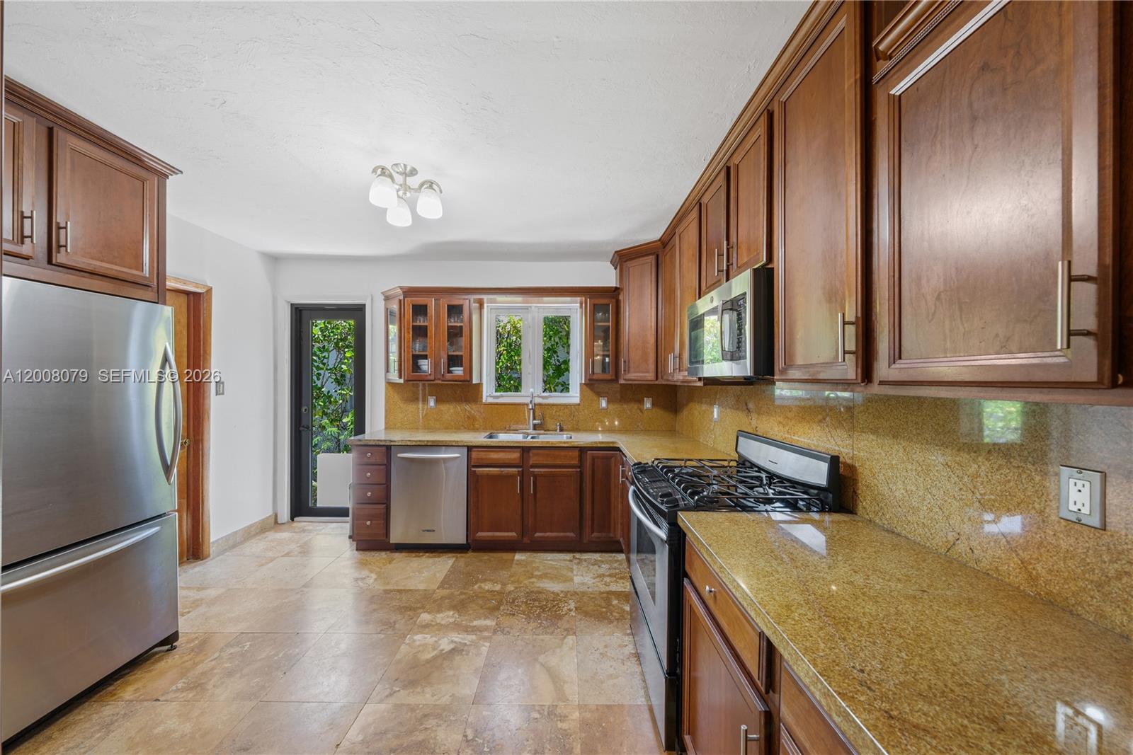 739 Lakeview Dr, Miami Beach FL 33140