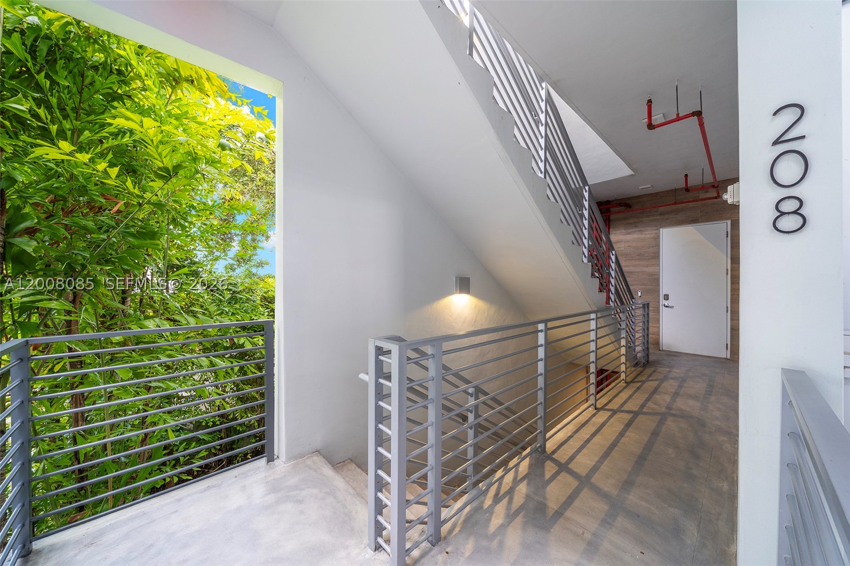 545 SW 11th St #208, Miami FL 33129