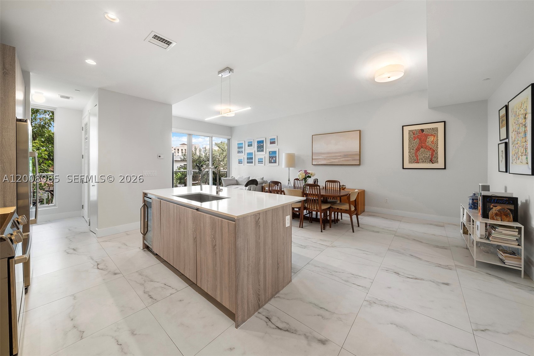 545 SW 11th St #208, Miami FL 33129