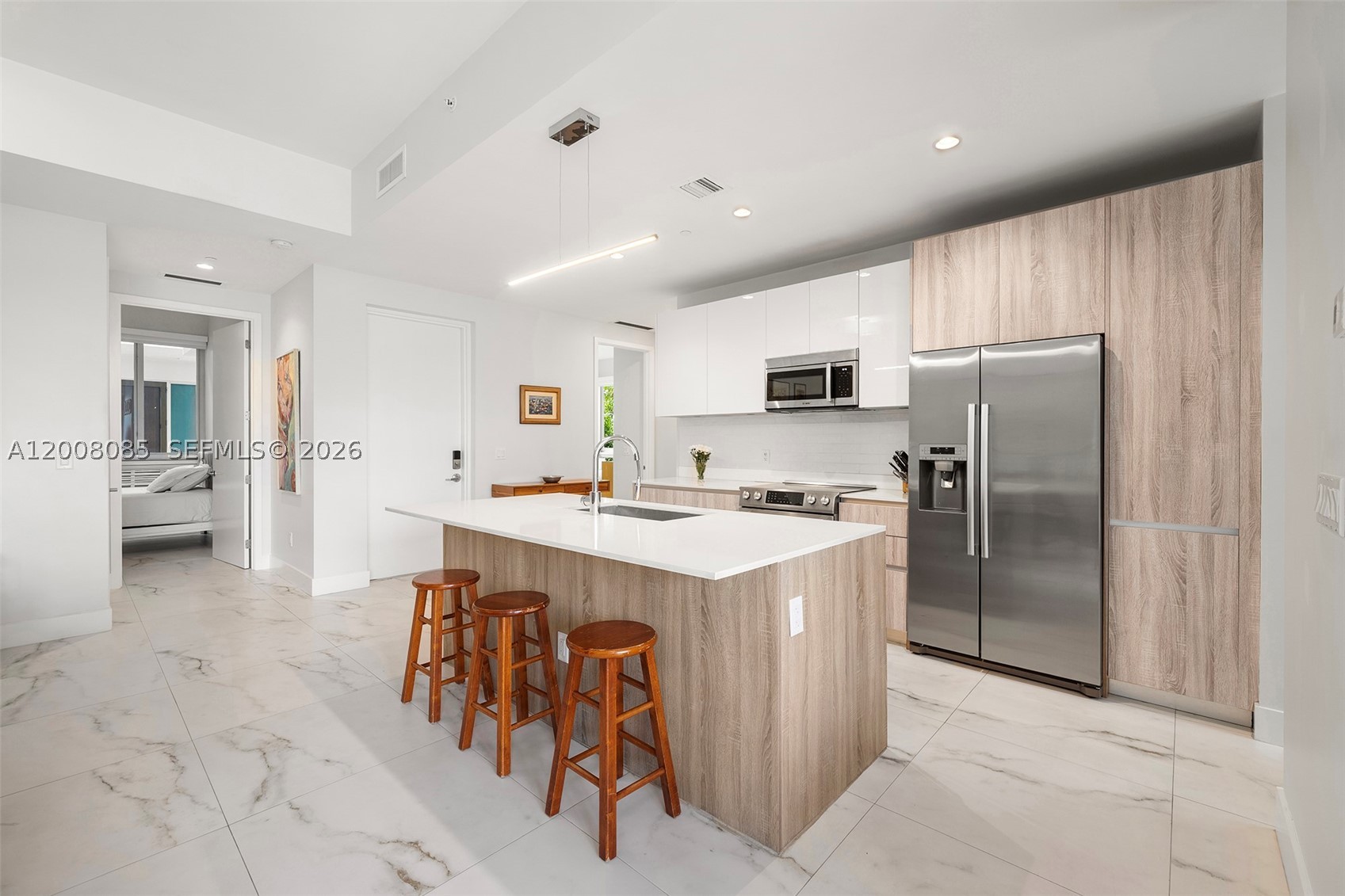 545 SW 11th St #208, Miami FL 33129