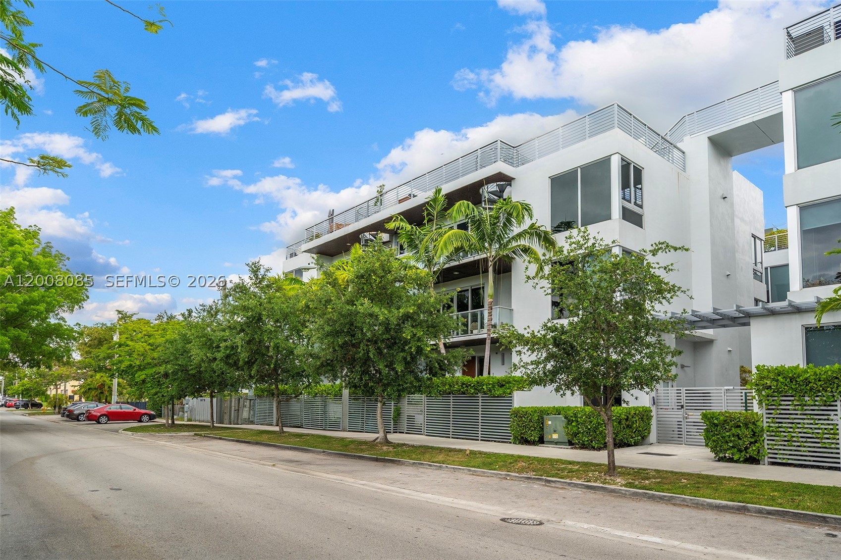 545 SW 11th St #208, Miami FL 33129