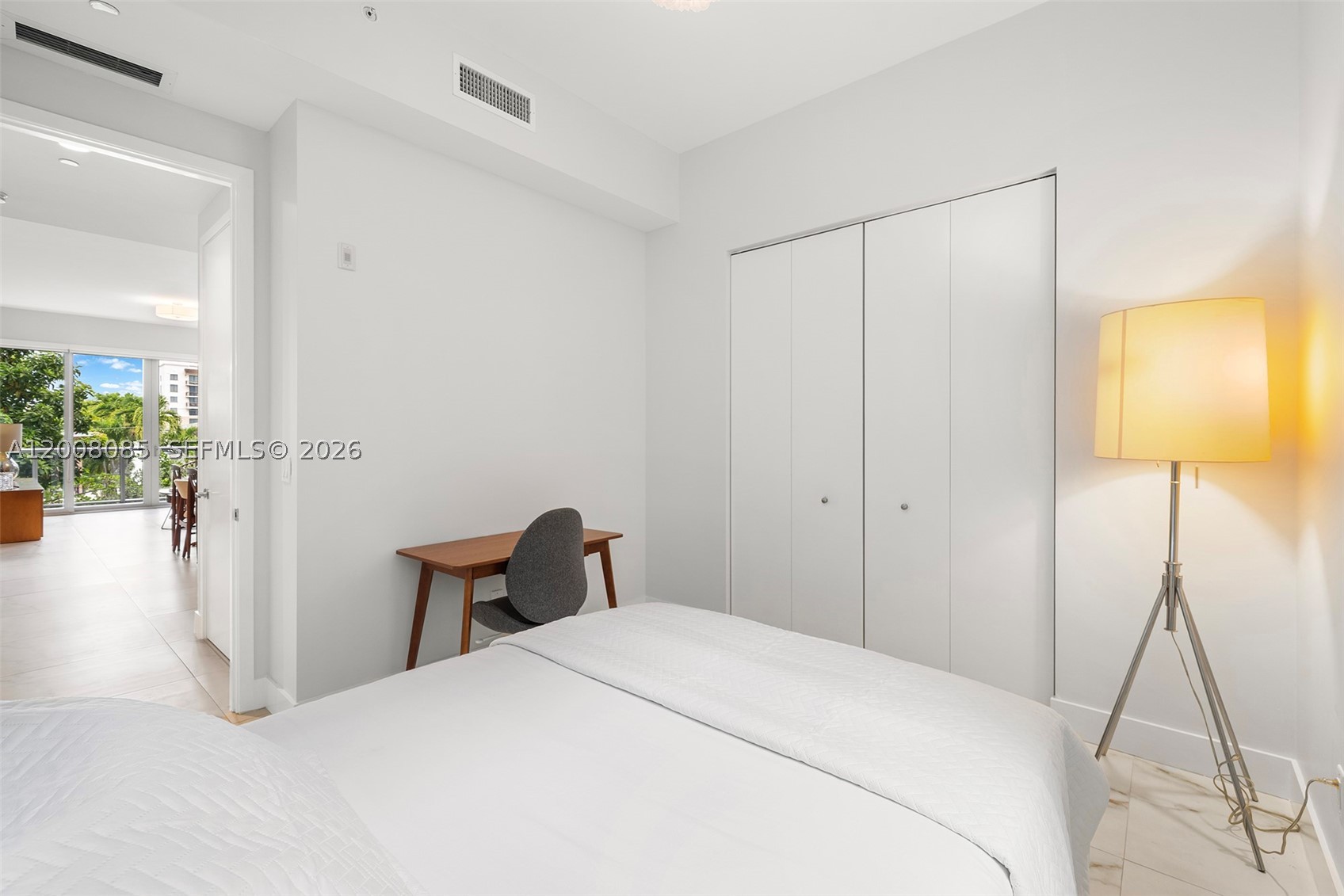 545 SW 11th St #208, Miami FL 33129