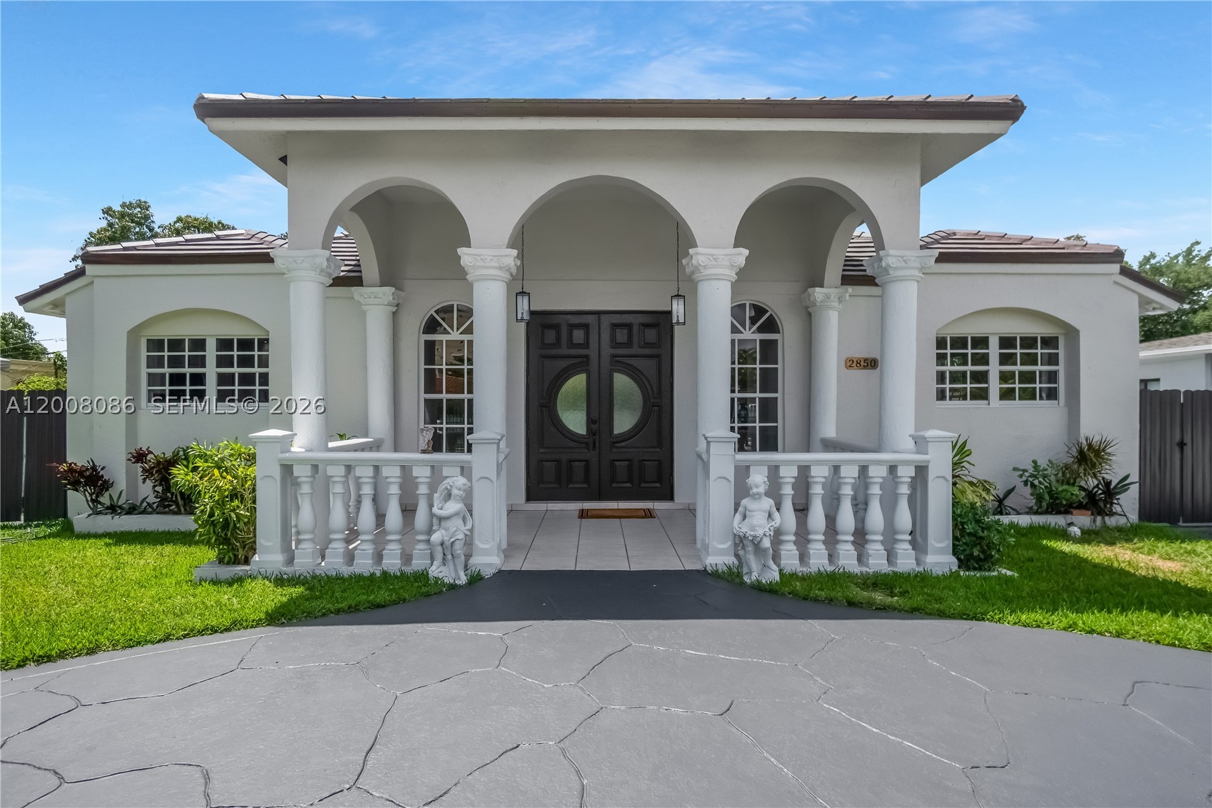 2850 NW 5th St, Miami FL 33125