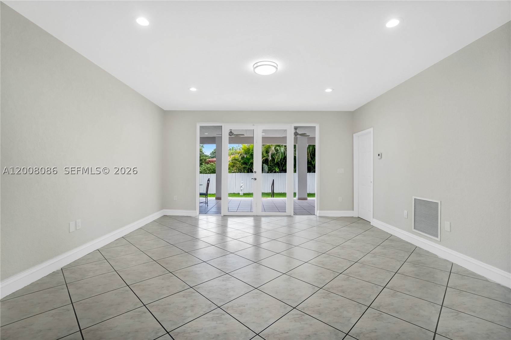 2850 NW 5th St, Miami FL 33125