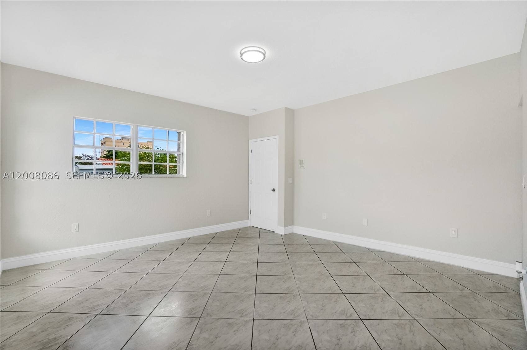 2850 NW 5th St, Miami FL 33125