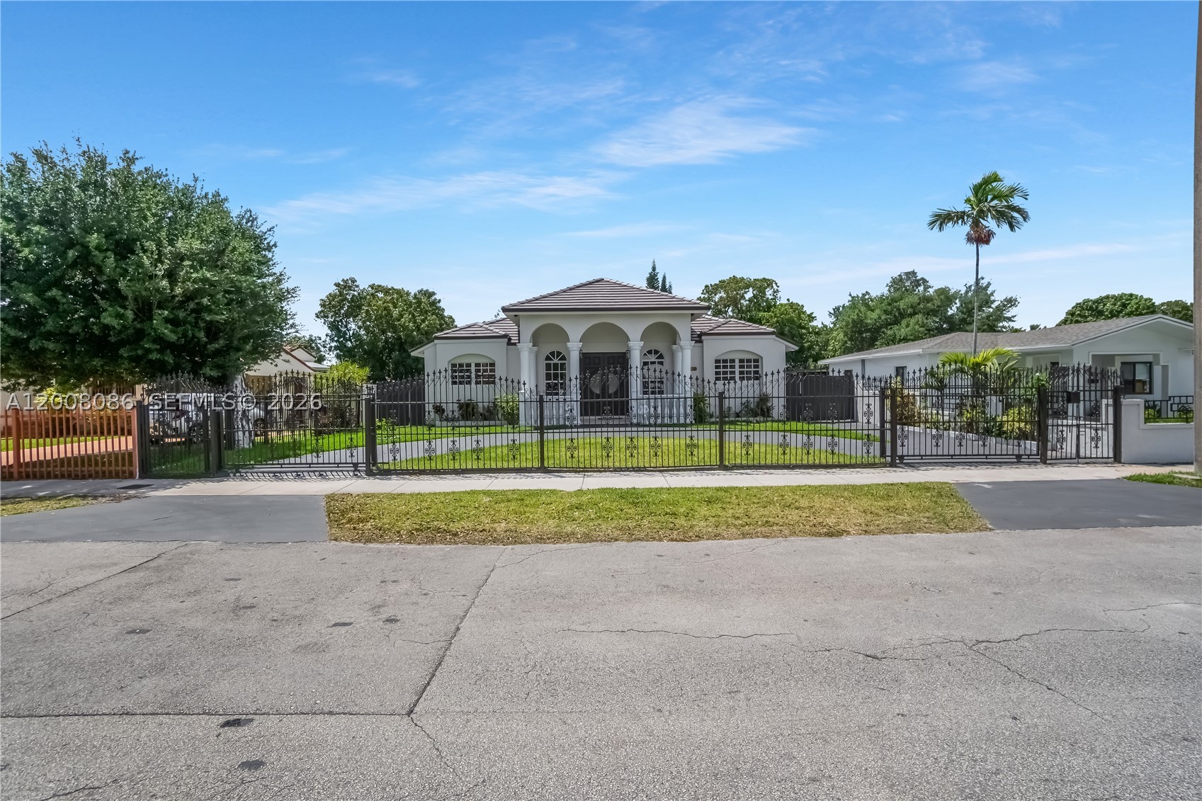 2850 NW 5th St, Miami FL 33125