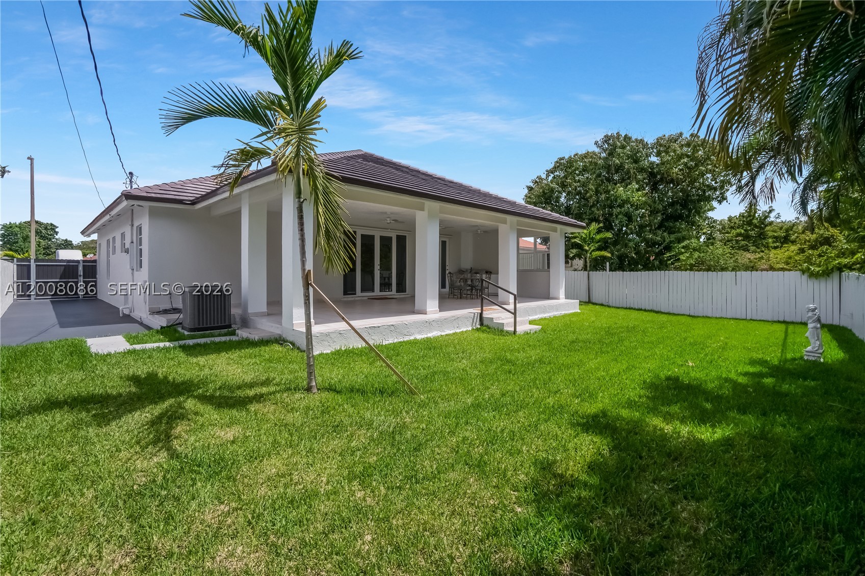 2850 NW 5th St, Miami FL 33125