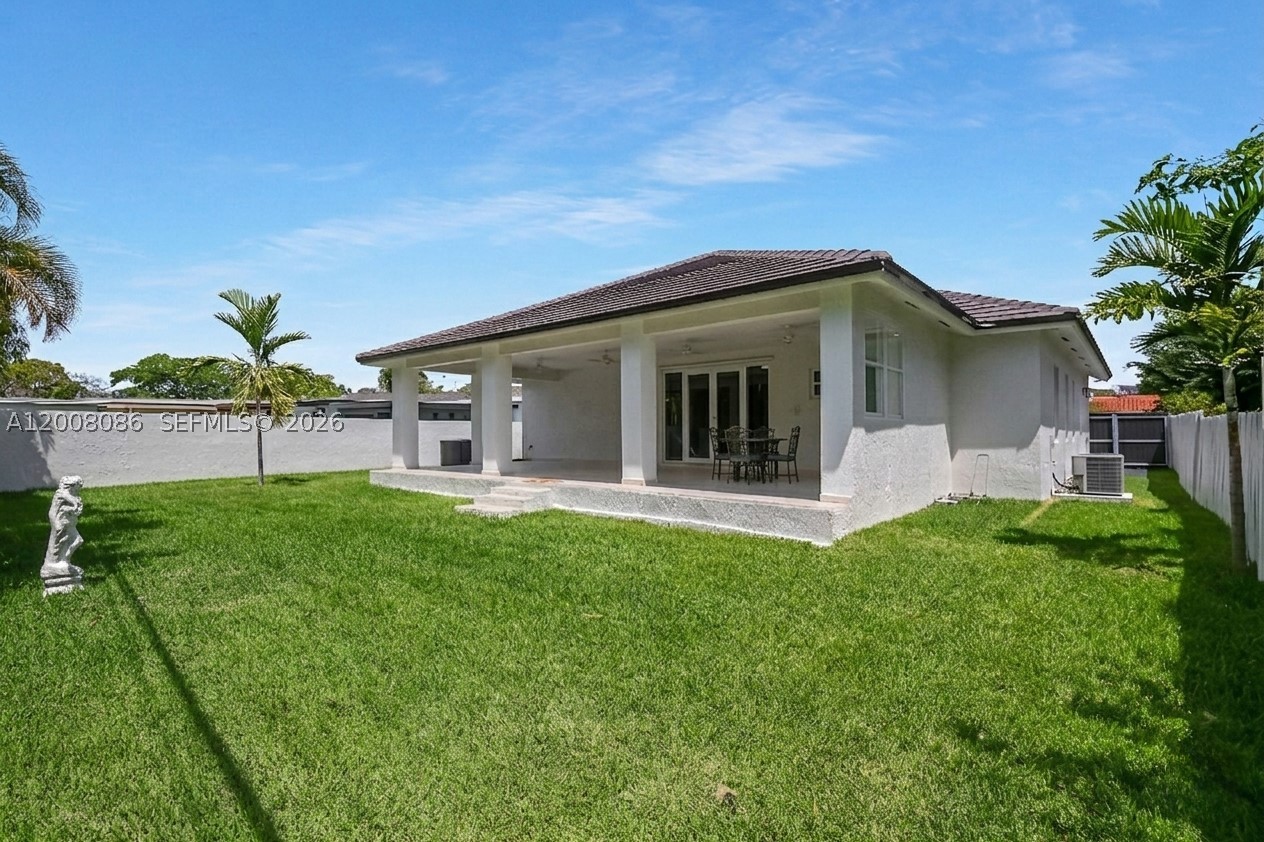 2850 NW 5th St, Miami FL 33125