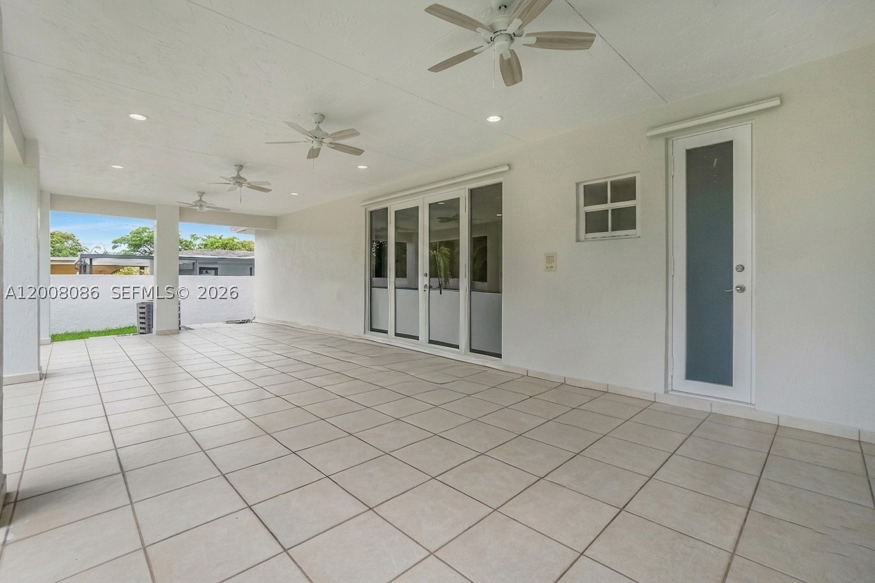 2850 NW 5th St, Miami FL 33125