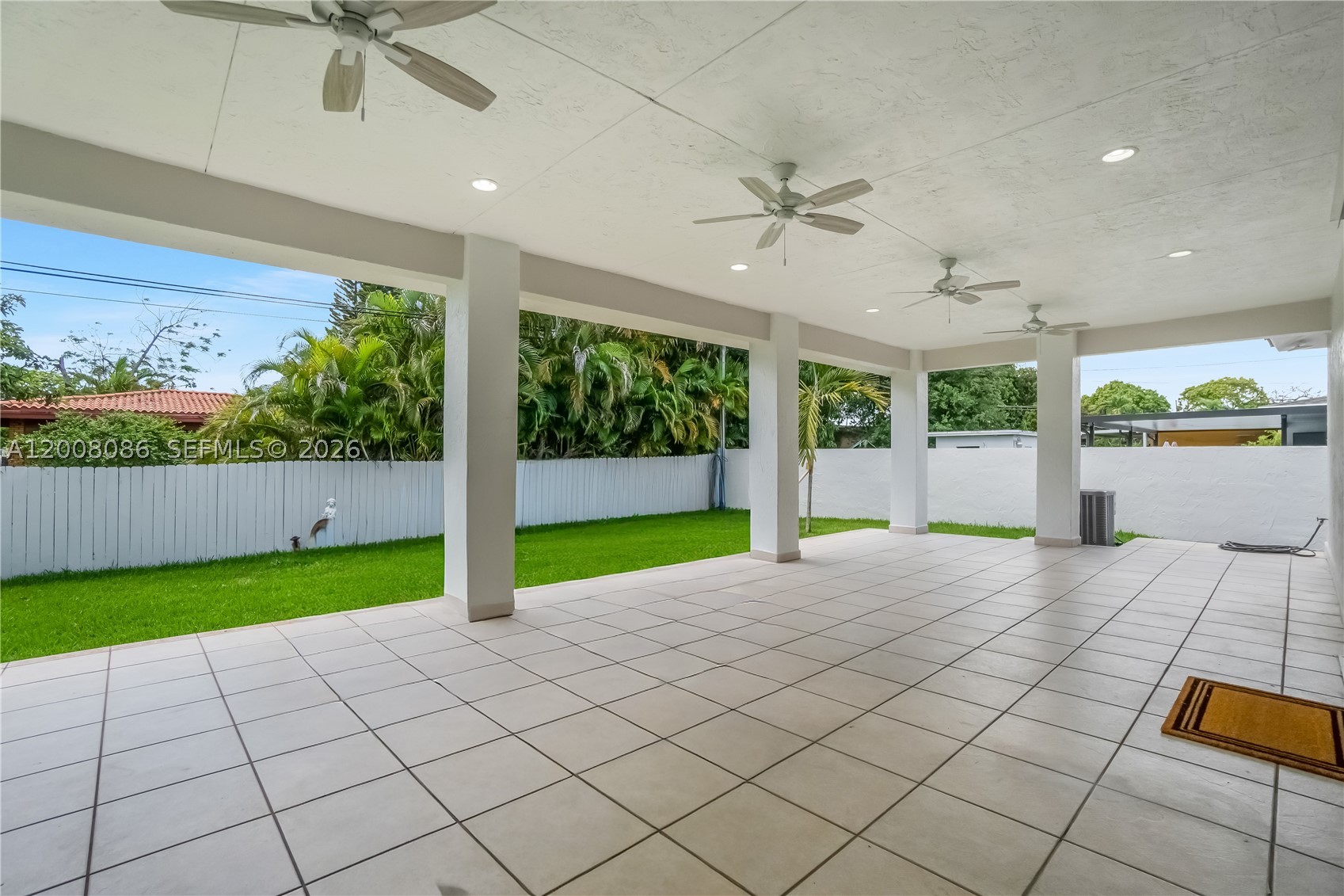 2850 NW 5th St, Miami FL 33125