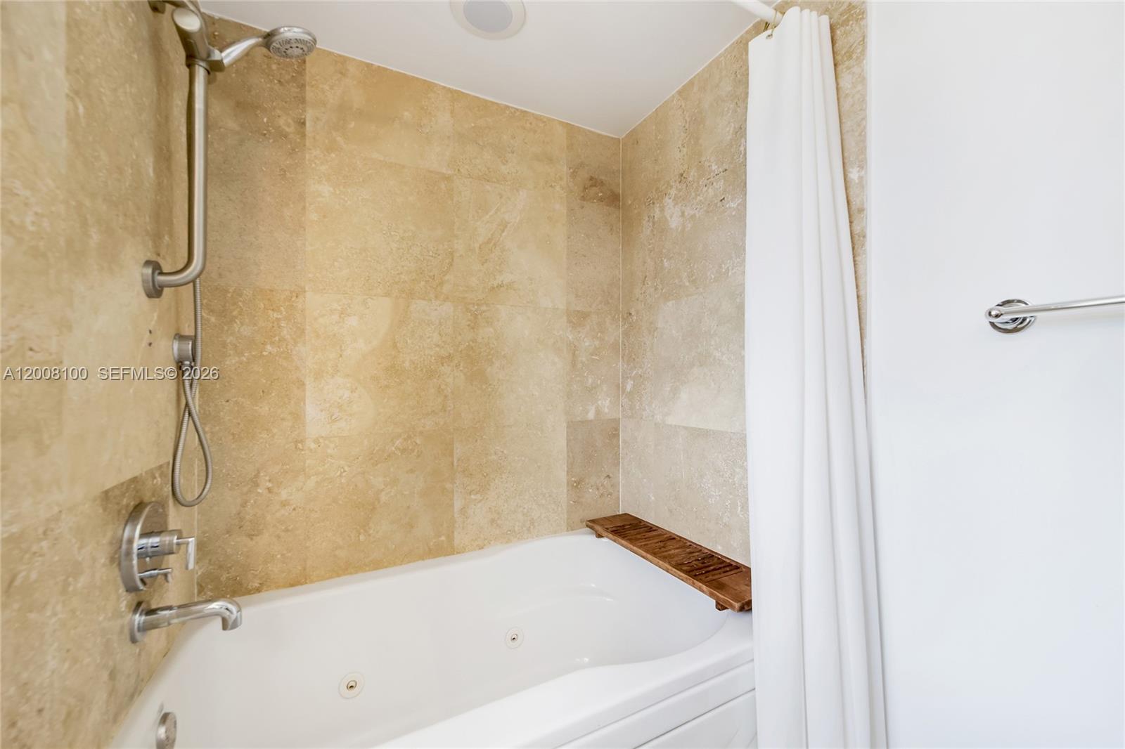 41 SE 5th St #504, Miami FL 33131