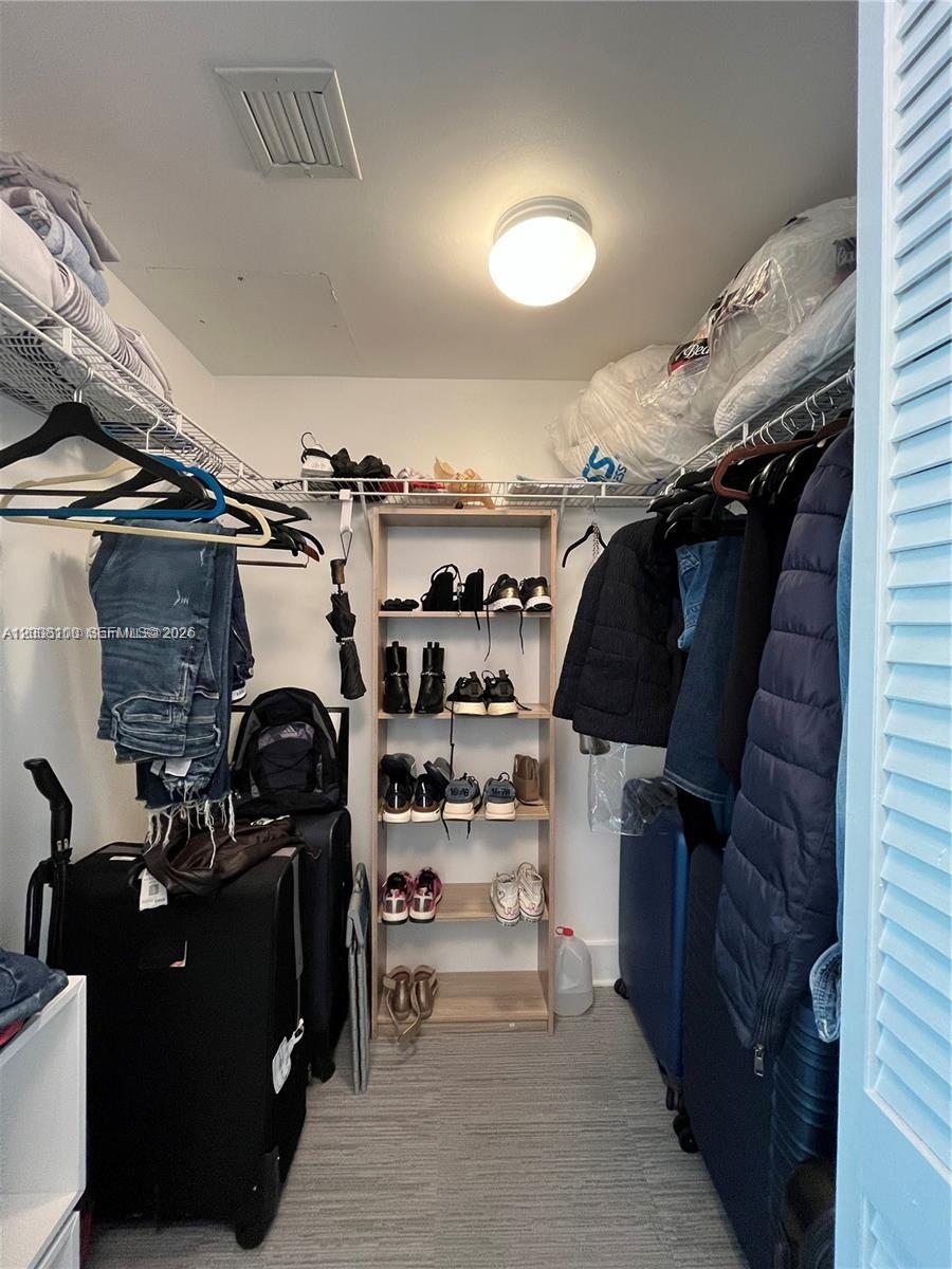 41 SE 5th St #504, Miami FL 33131