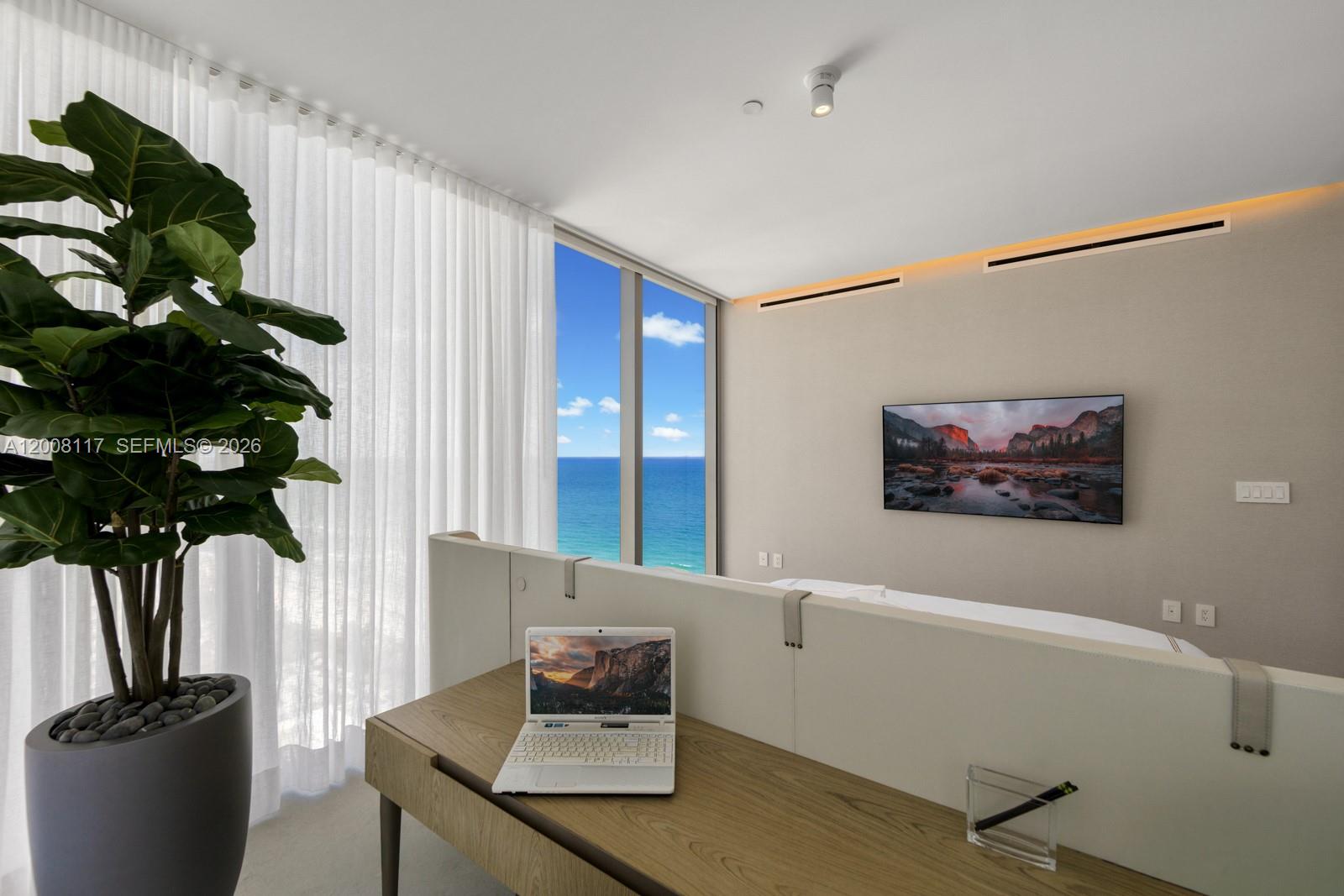 2000 S Ocean Dr #17A, Hallandale Beach FL 33009