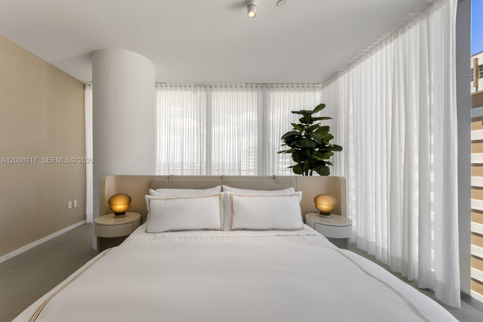 2000 S Ocean Dr #17A, Hallandale Beach FL 33009