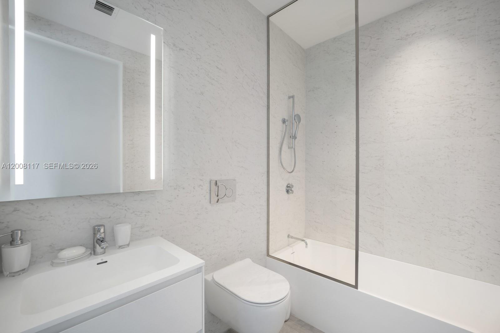 2000 S Ocean Dr #17A, Hallandale Beach FL 33009