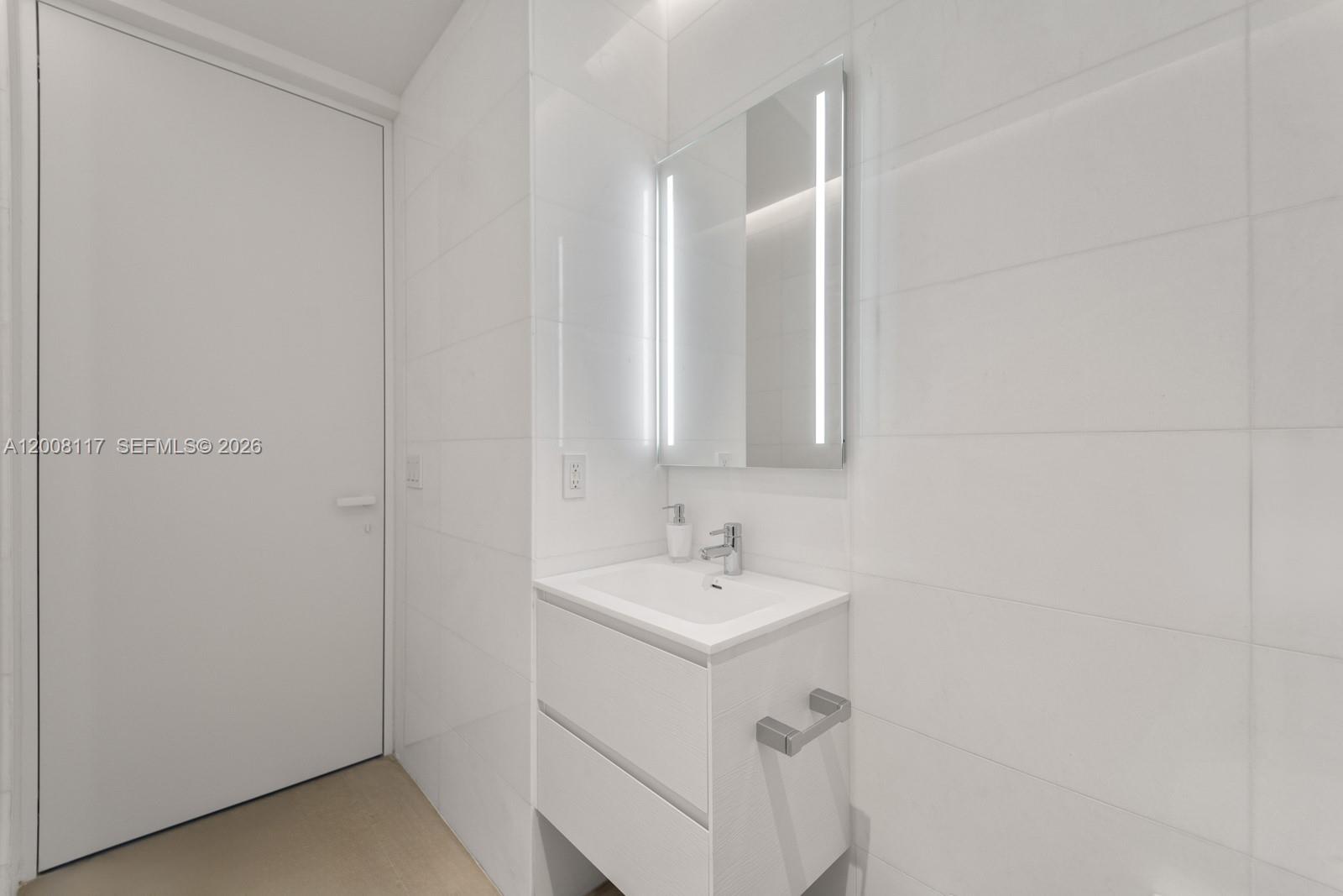 2000 S Ocean Dr #17A, Hallandale Beach FL 33009