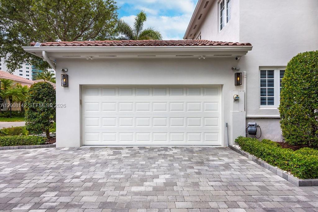 3949 194th Ln, Sunny Isles Beach FL 33160