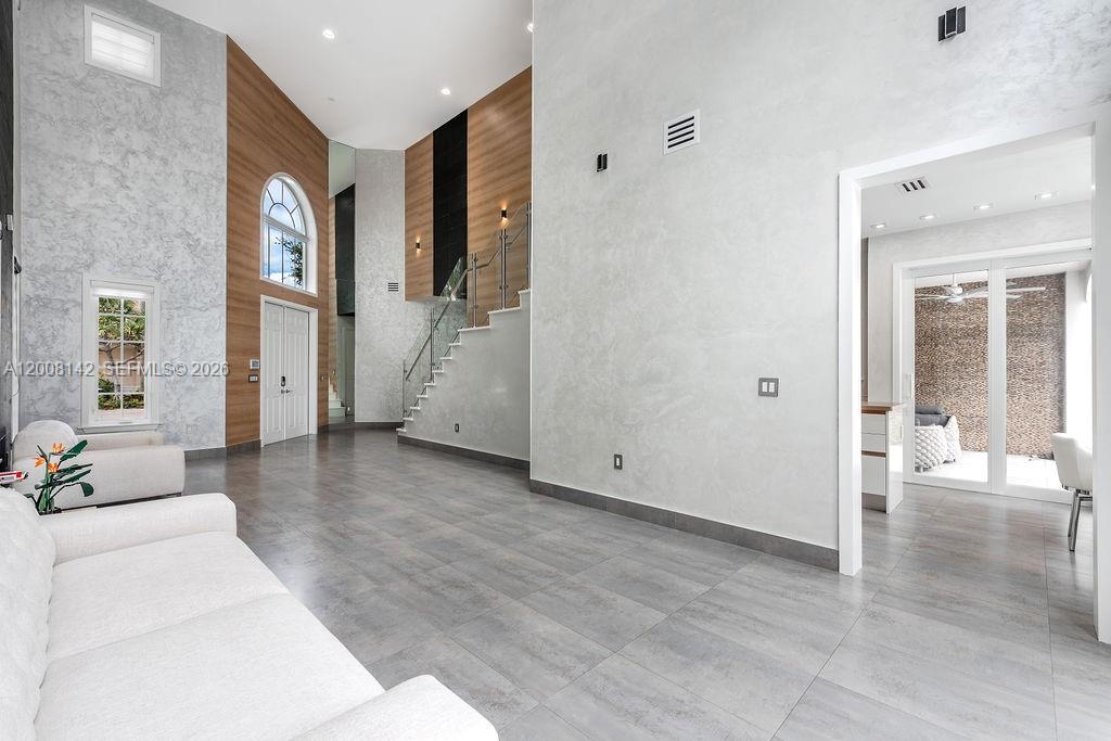 3949 194th Ln, Sunny Isles Beach FL 33160