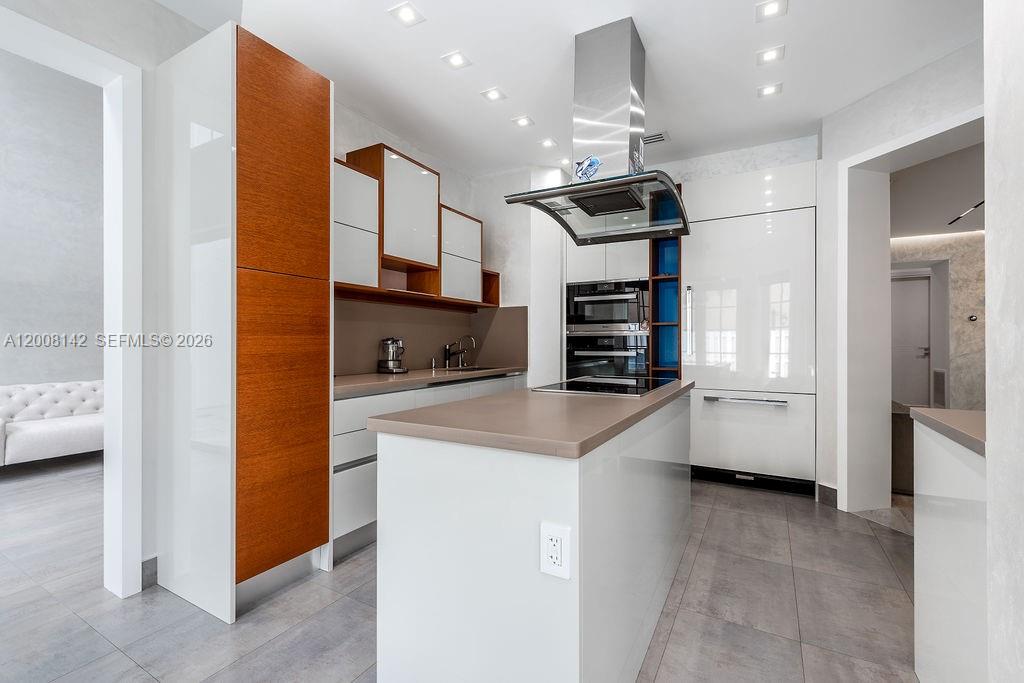 3949 194th Ln, Sunny Isles Beach FL 33160