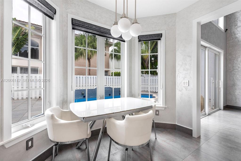 3949 194th Ln, Sunny Isles Beach FL 33160