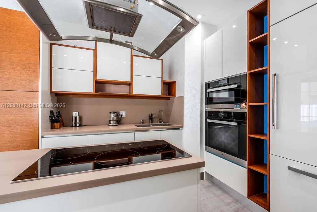 3949 194th Ln, Sunny Isles Beach FL 33160