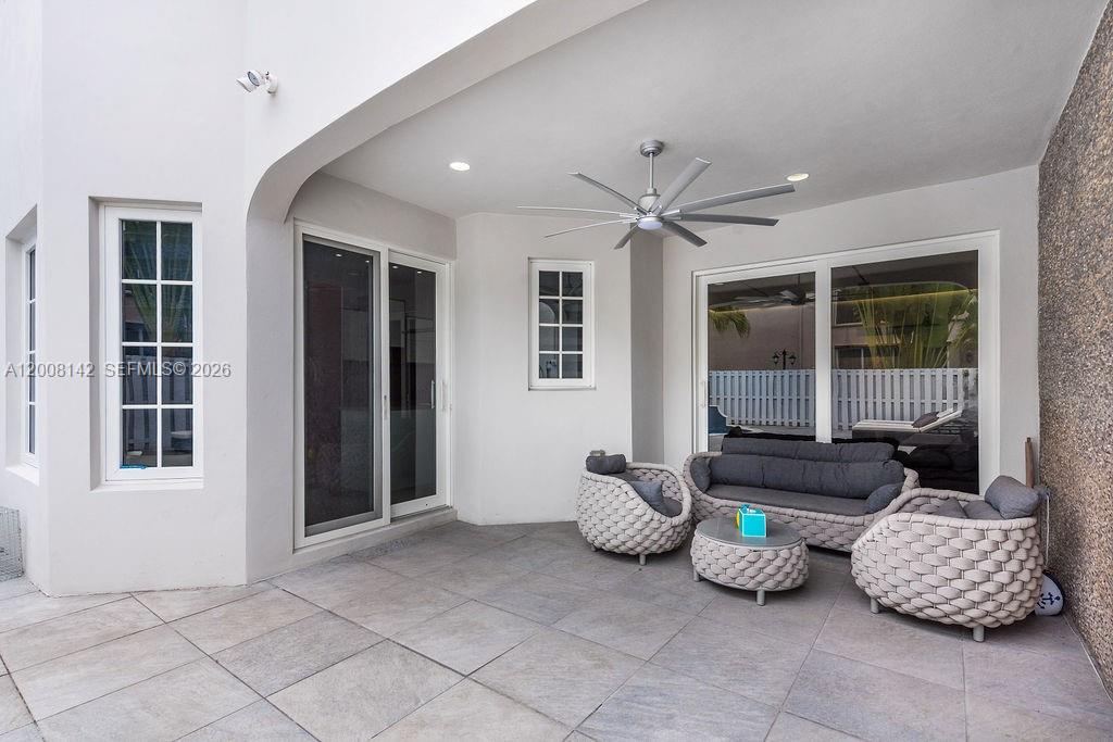 3949 194th Ln, Sunny Isles Beach FL 33160