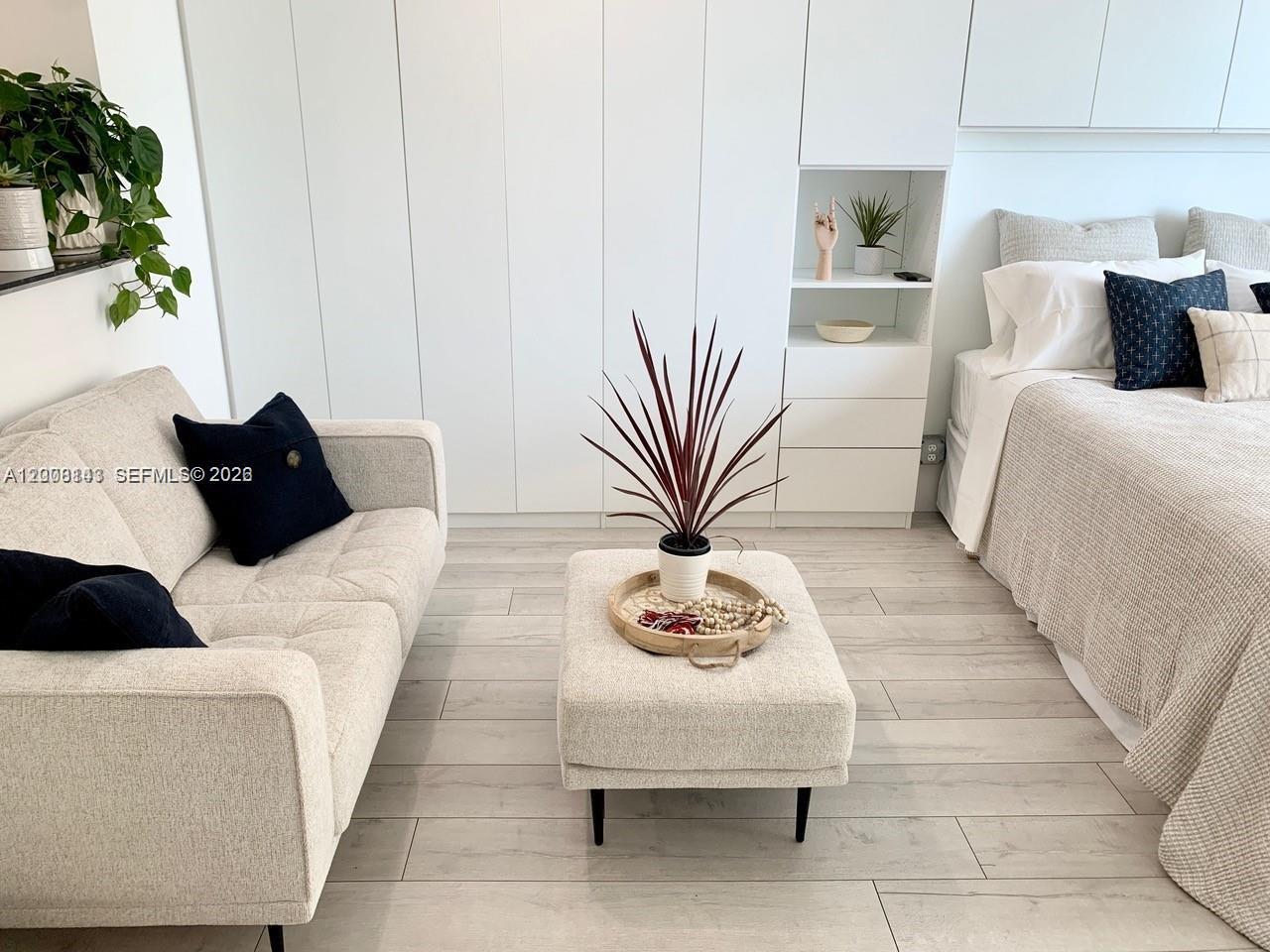 335 S Biscayne Blvd #1106, Miami FL 33131
