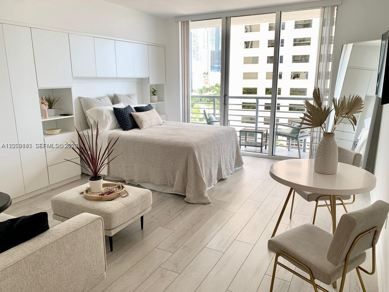 335 S Biscayne Blvd #1106, Miami FL 33131