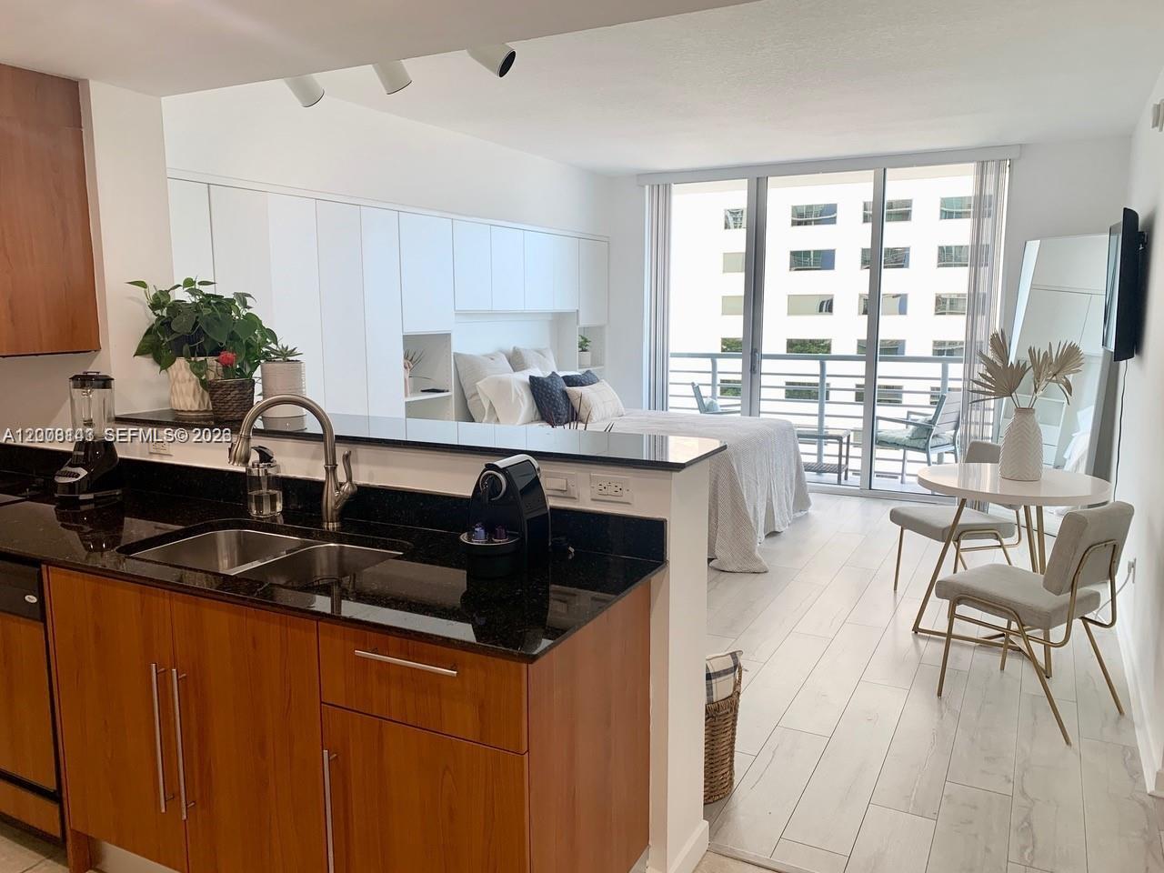 335 S Biscayne Blvd #1106, Miami FL 33131