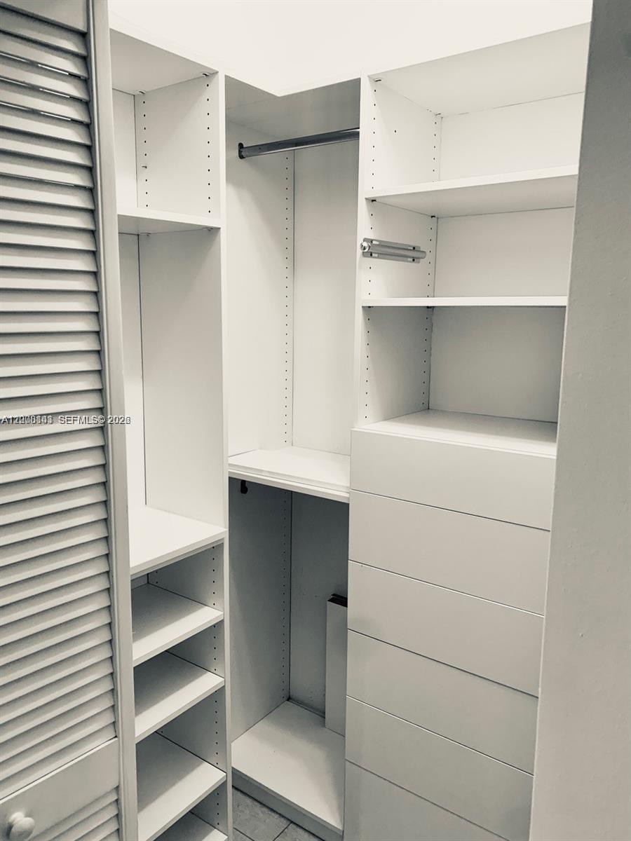 335 S Biscayne Blvd #1106, Miami FL 33131