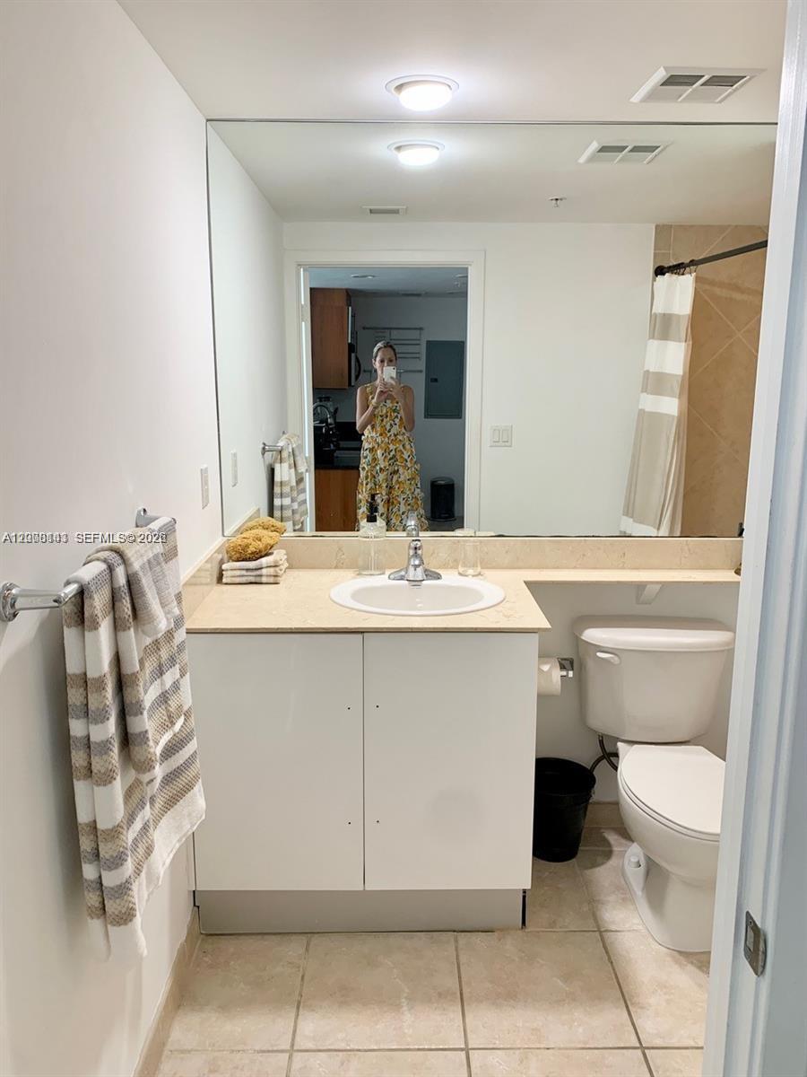335 S Biscayne Blvd #1106, Miami FL 33131