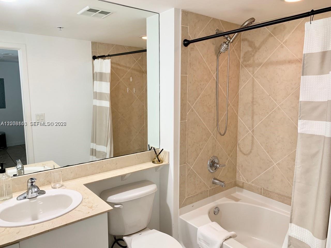335 S Biscayne Blvd #1106, Miami FL 33131