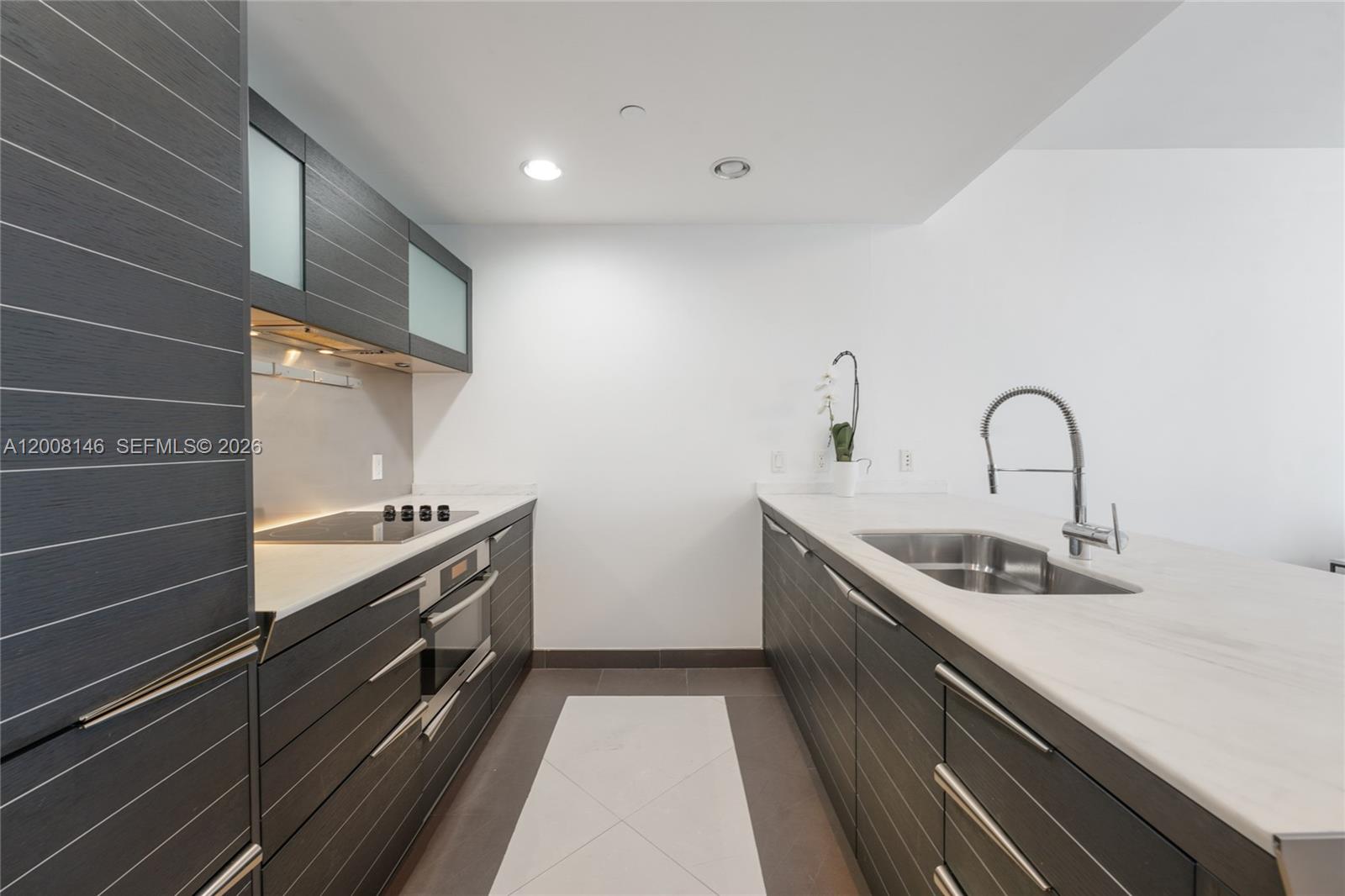 200 Biscayne Boulevard Way #3613, Miami FL 33131