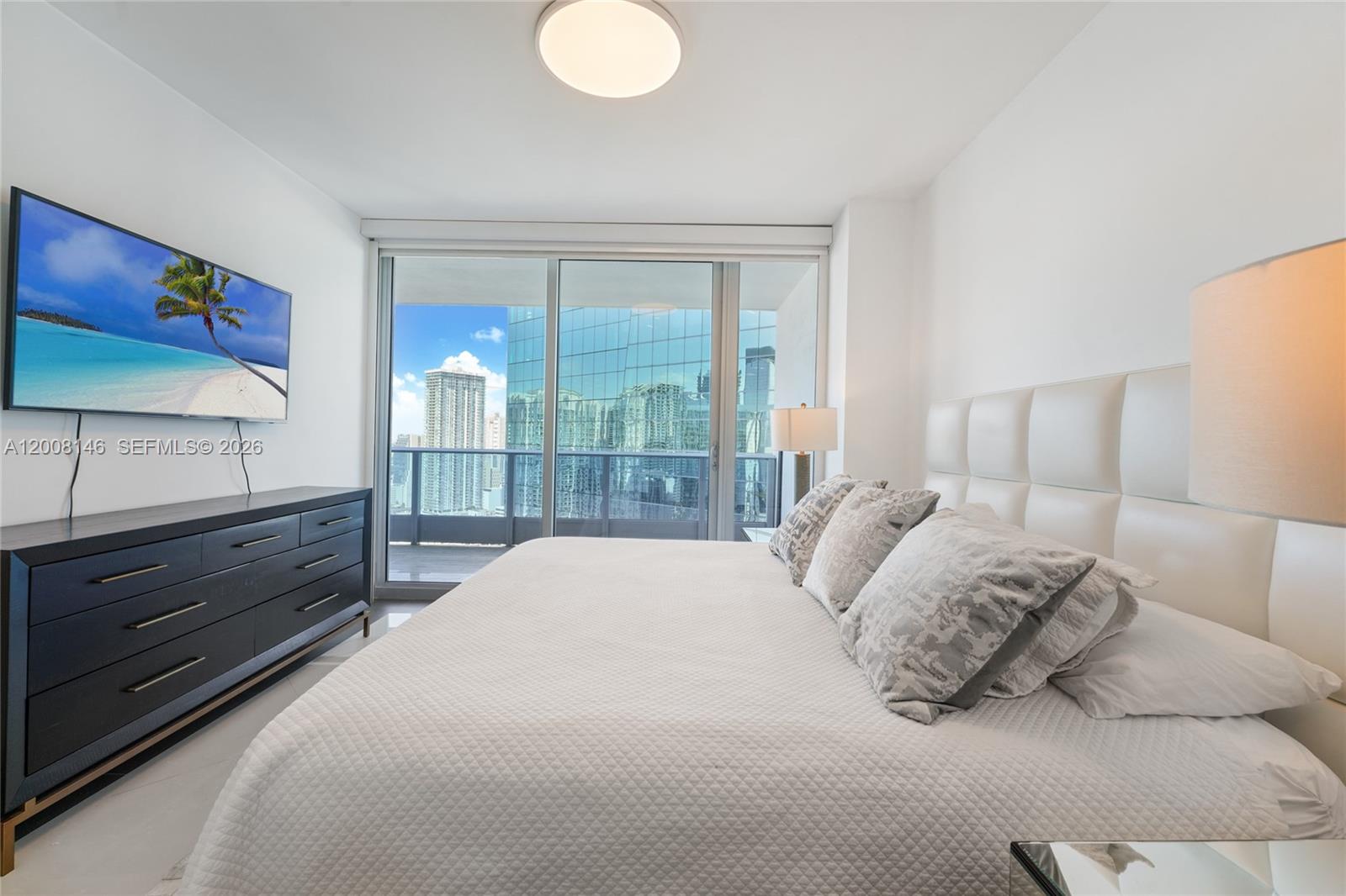 200 Biscayne Boulevard Way #3613, Miami FL 33131