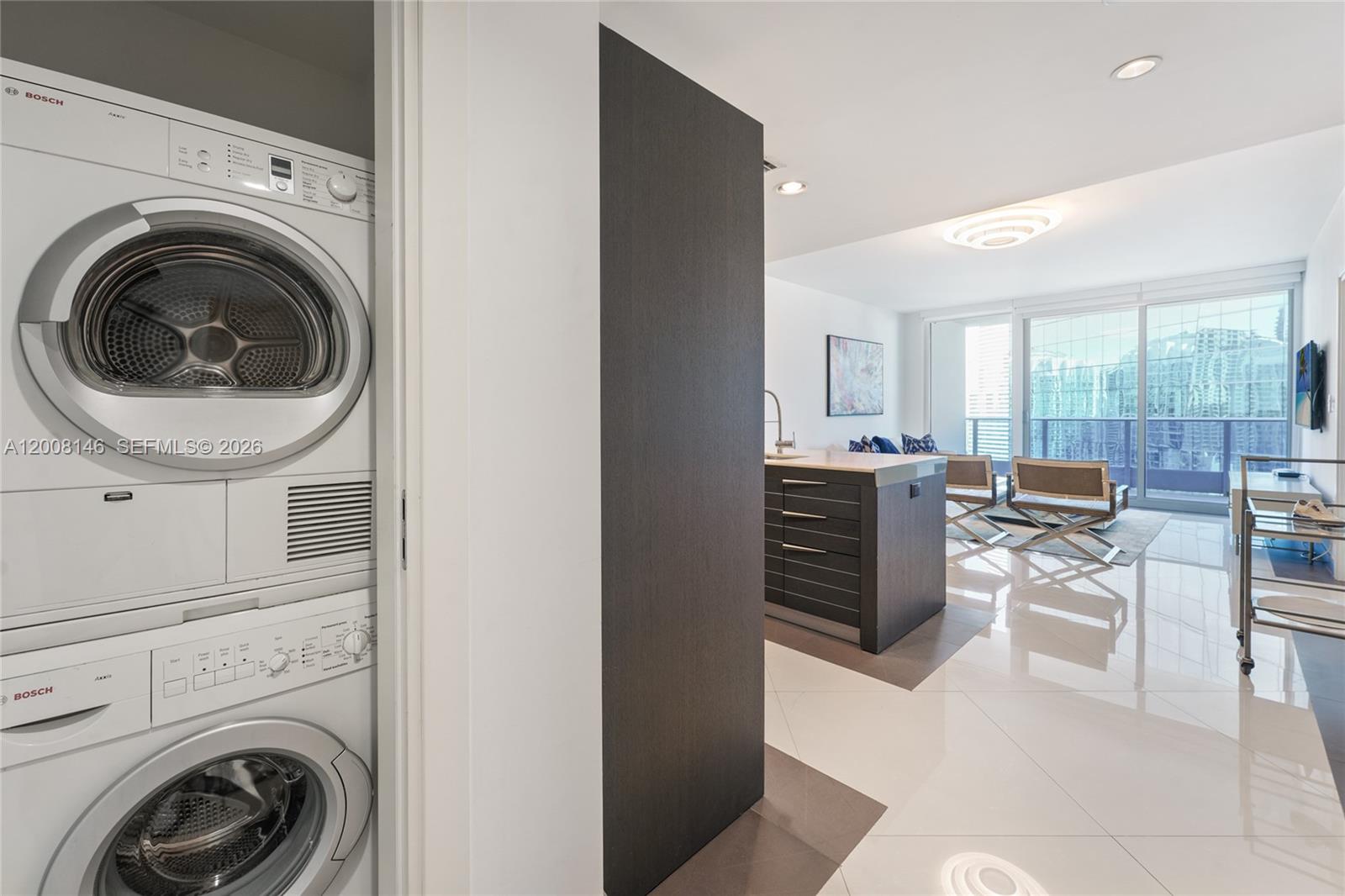 200 Biscayne Boulevard Way #3613, Miami FL 33131