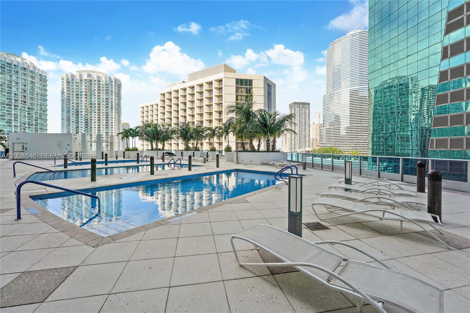 200 Biscayne Boulevard Way #3613, Miami FL 33131