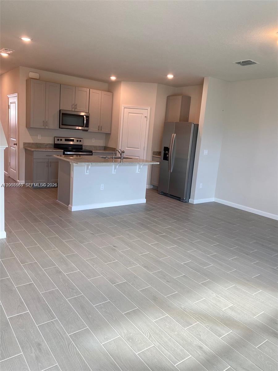 5629 Mentmore Dr, Mangonia Park FL 33407