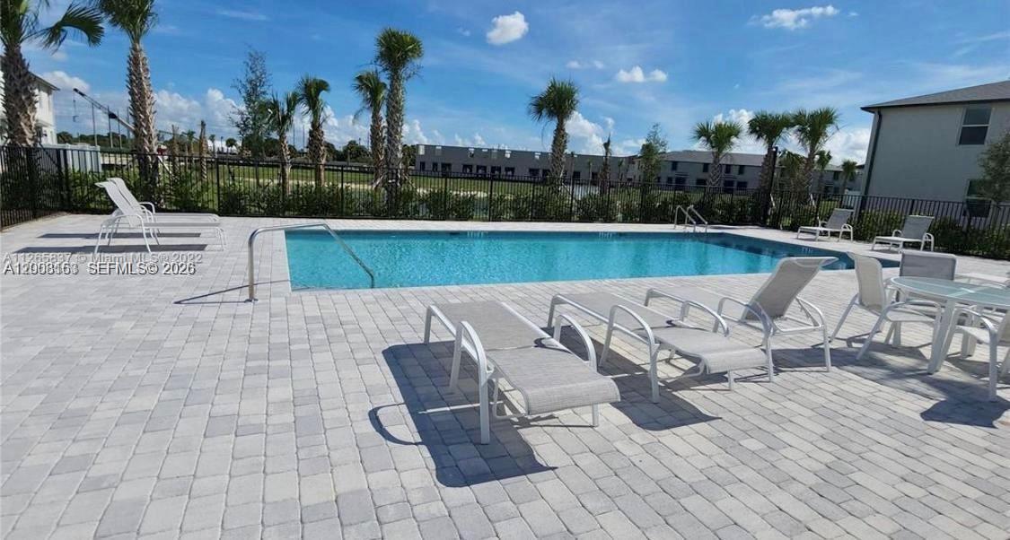 5629 Mentmore Dr, Mangonia Park FL 33407