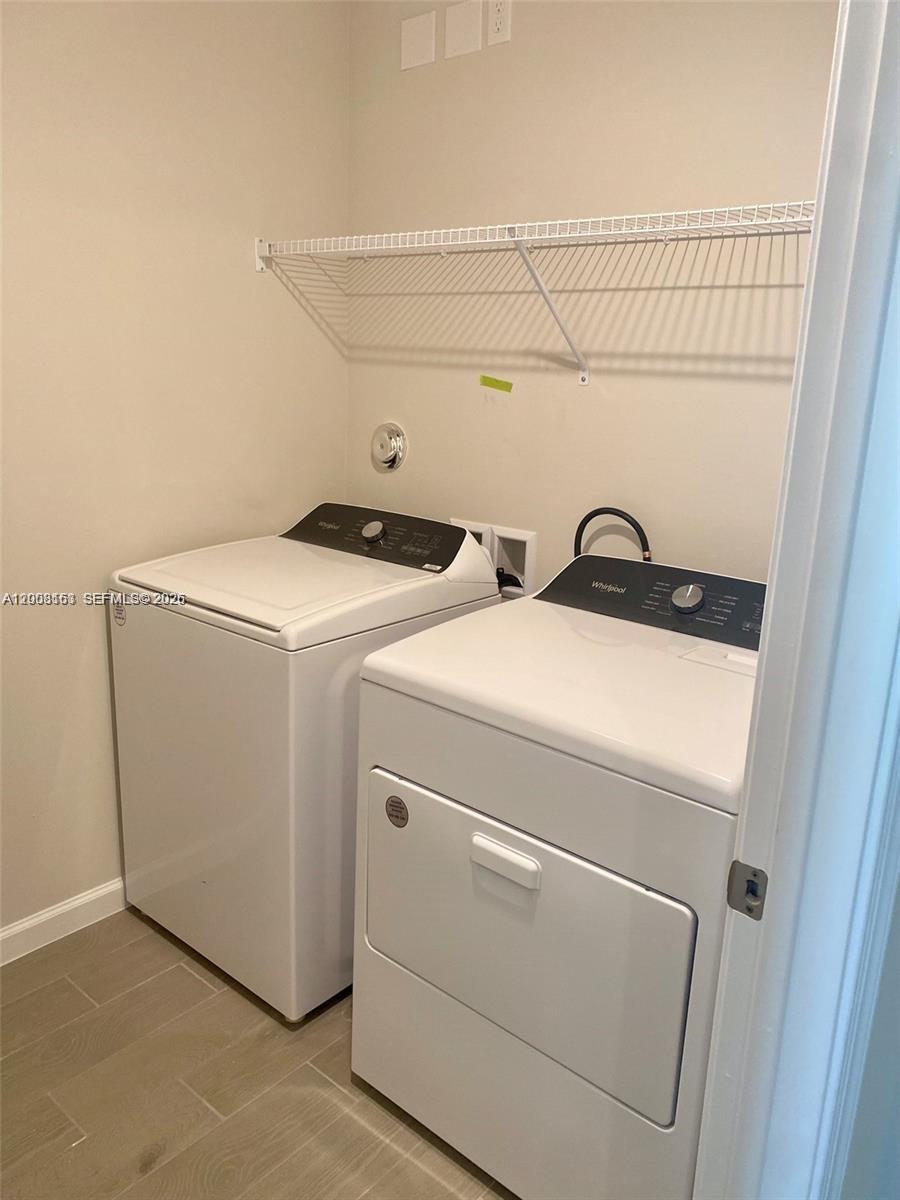 5629 Mentmore Dr, Mangonia Park FL 33407
