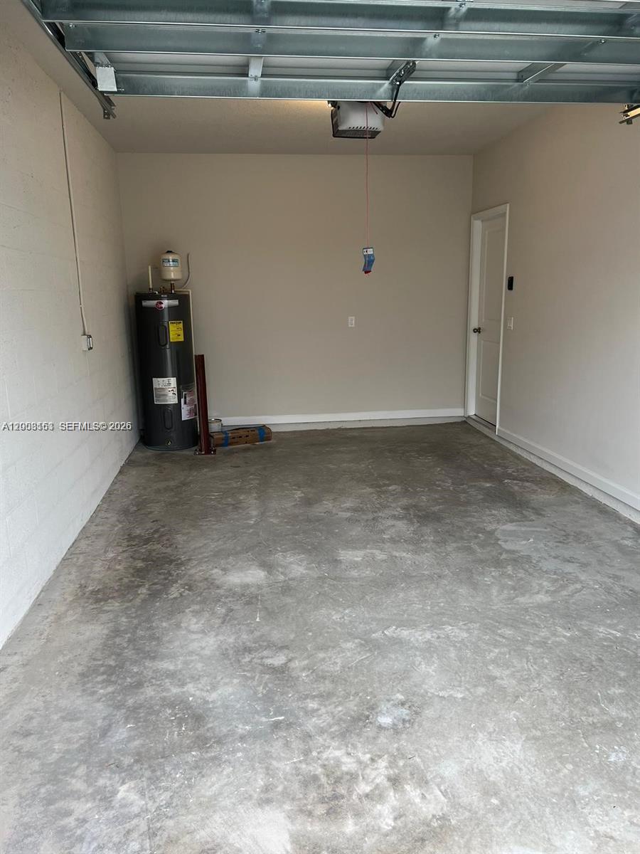 5629 Mentmore Dr, Mangonia Park FL 33407